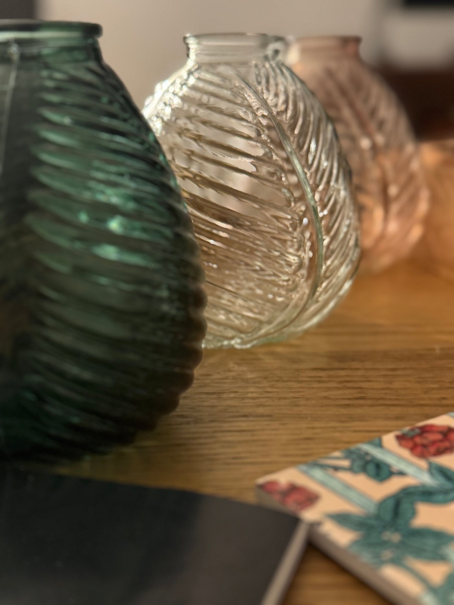French Feuille Glass Vase Set
