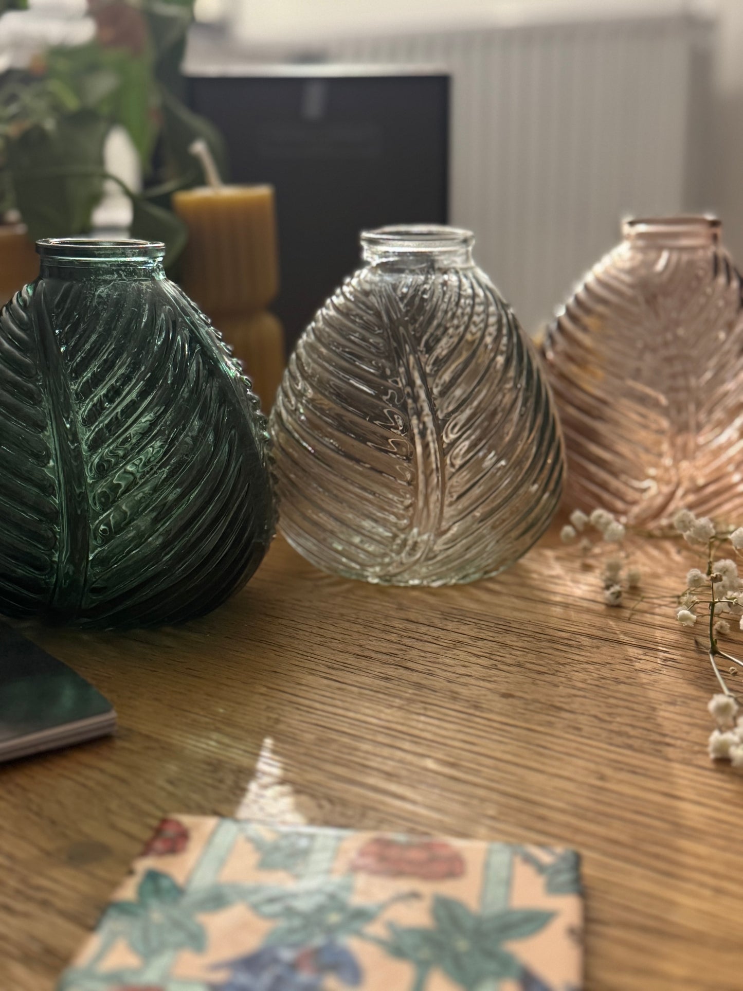 French Feuille Glass Vase Set